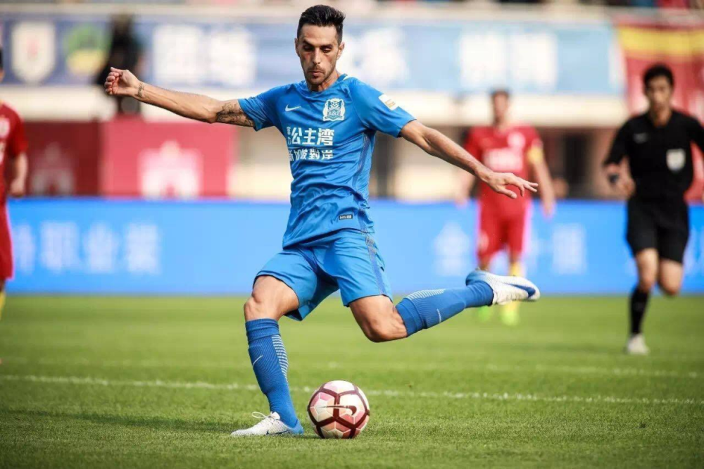 英雄联盟官方直播-里程碑夜！尼斯防线松动，欧篮联国际比赛日刷纪录，质疑声仍在，控场能力受关注(欧篮联赛程比分排名)