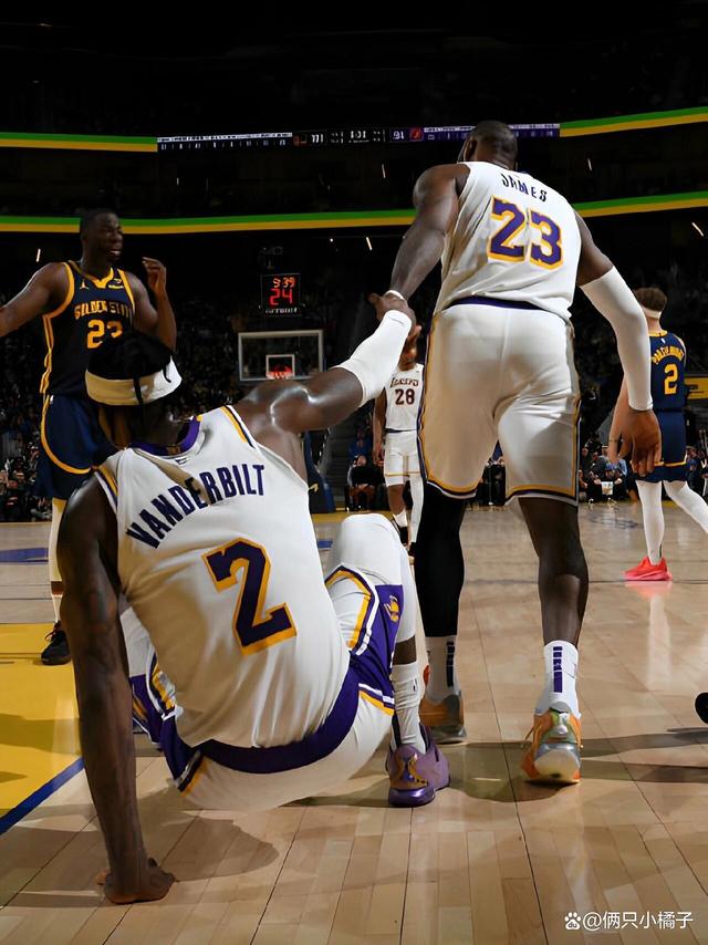 国际比赛日欧冠焦点战，华盛顿奇才止住颓势，气氛紧张，高层口径保持一致的简单介绍