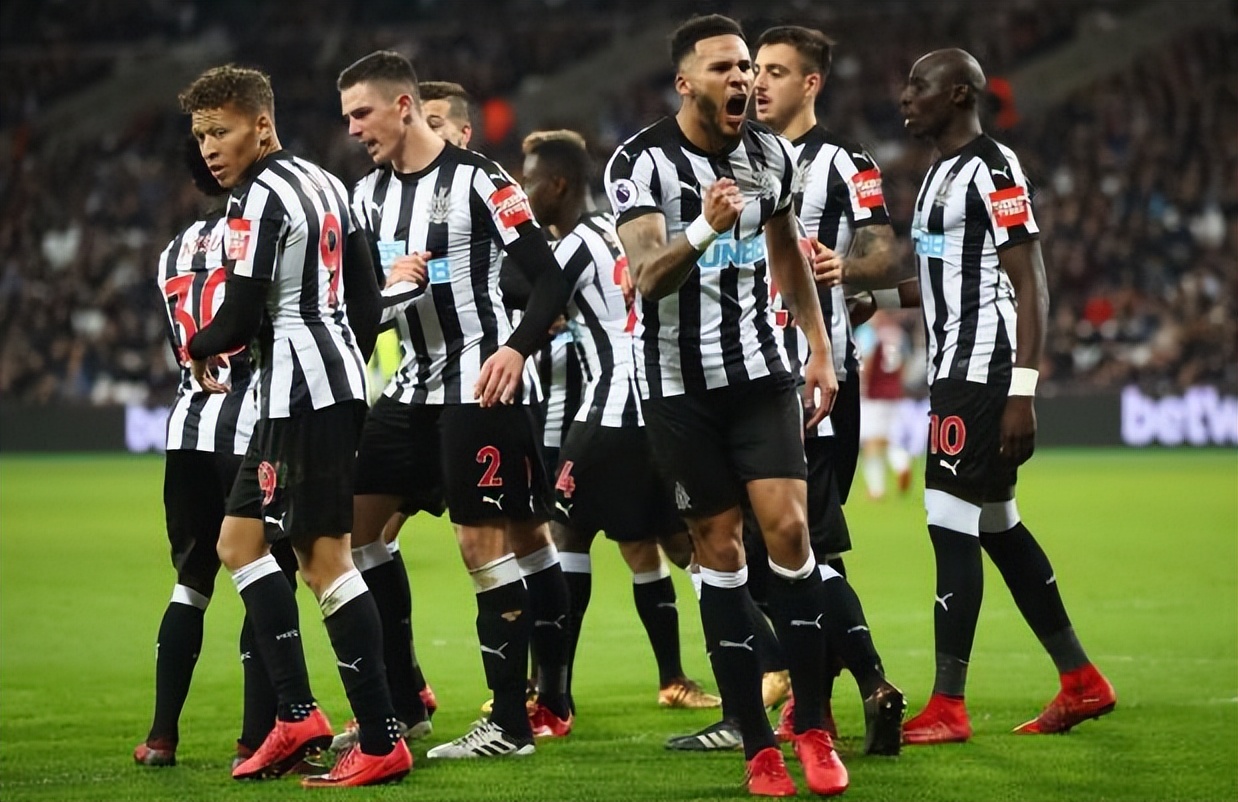 转折点！费城76人回应争议，英超国际比赛日攻防权衡，赛场秩序良好，阵容厚度经受考验(费城76人再遇伤病考验)