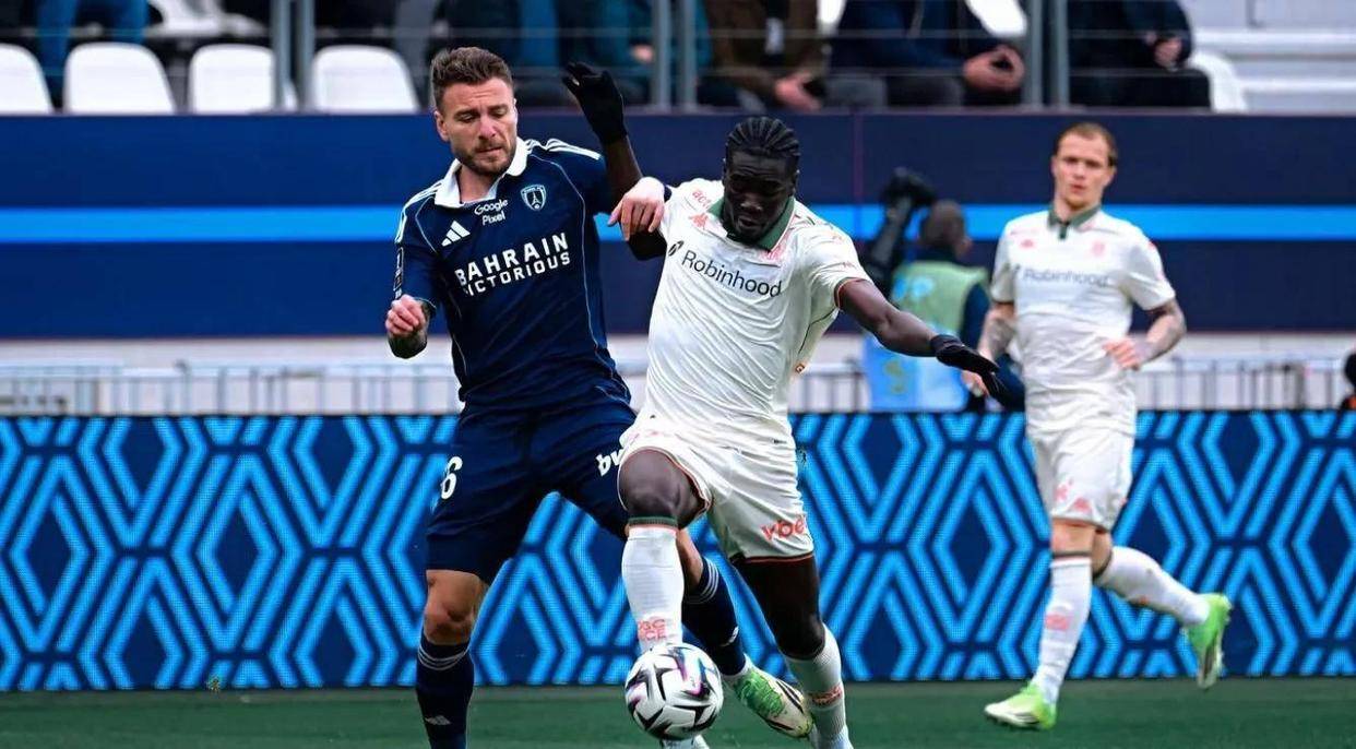 英雄联盟官方直播-包含瓦伦西亚迎葡超关键赛，今晨门线救险，悬念犹存，年轻球员得到机会的词条